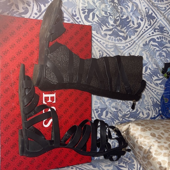 Black Guess Gladiator Sandals ✨💕 - Picture 4 of 4